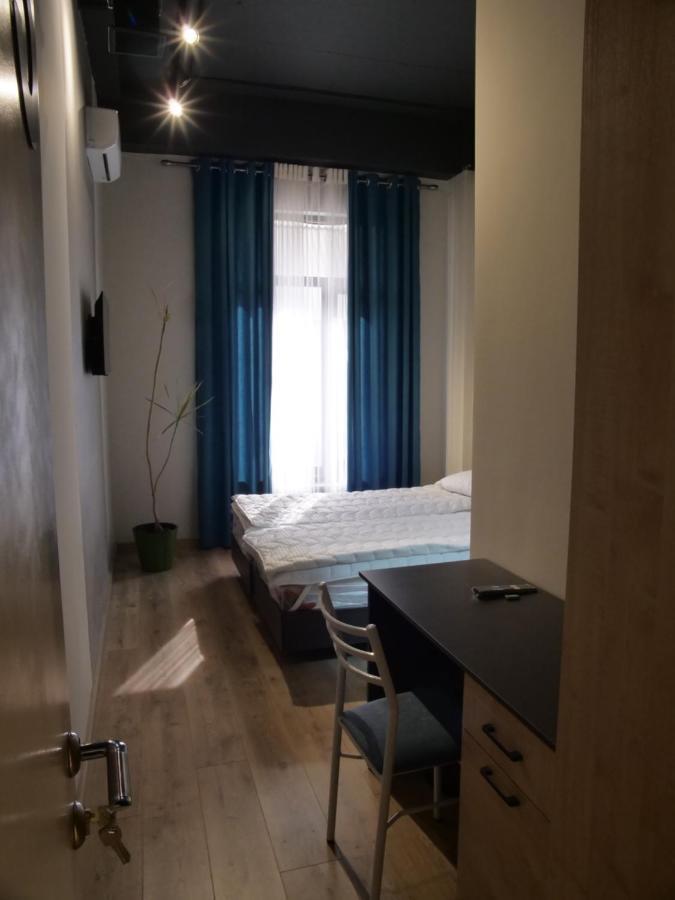 Muras Hostel Bichkek Extérieur photo
